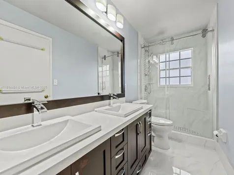 19847 NW 86th Avenue Hialeah FL 33015