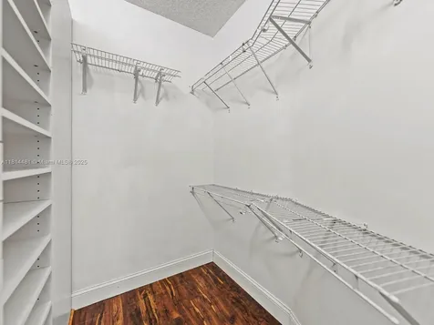 19847 NW 86th Avenue Hialeah FL 33015