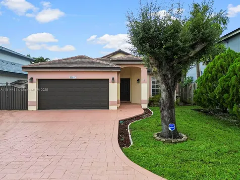 19847 NW 86th Avenue Hialeah FL 33015