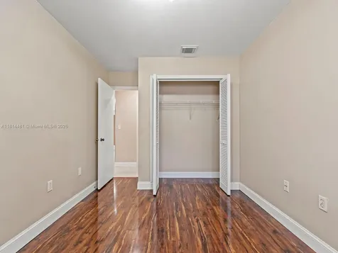 19847 NW 86th Avenue Hialeah FL 33015