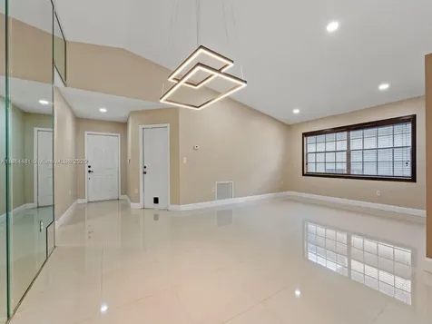 19847 NW 86th Avenue Hialeah FL 33015