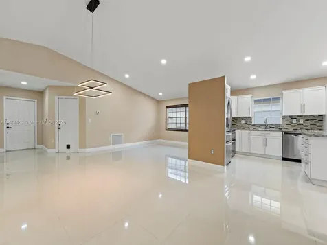 19847 NW 86th Avenue Hialeah FL 33015
