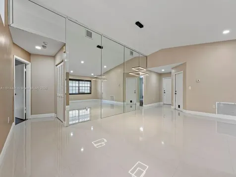 19847 NW 86th Avenue Hialeah FL 33015