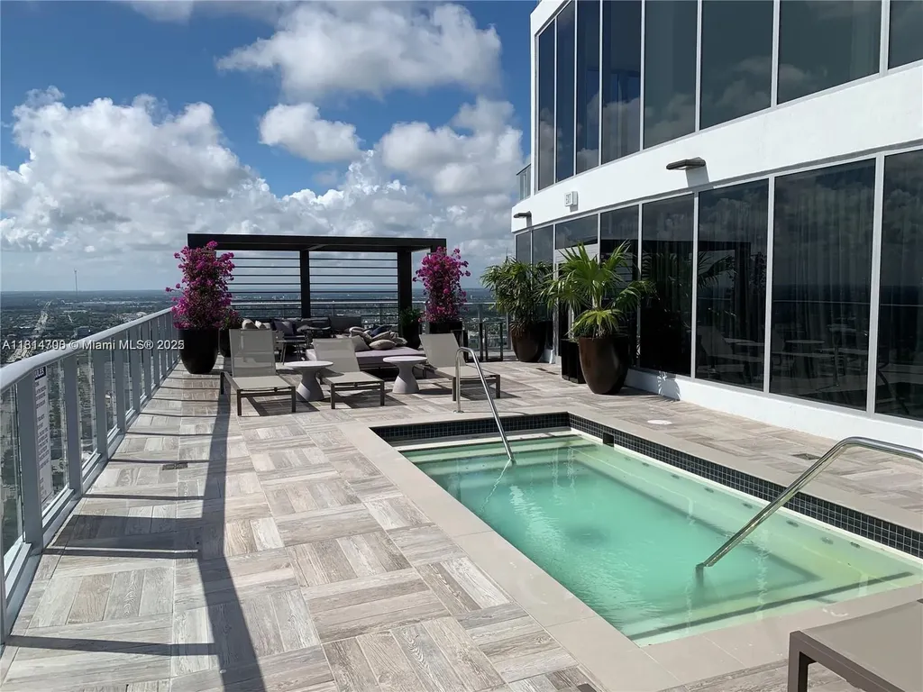 4010 S Ocean Drive Hollywood FL 33019