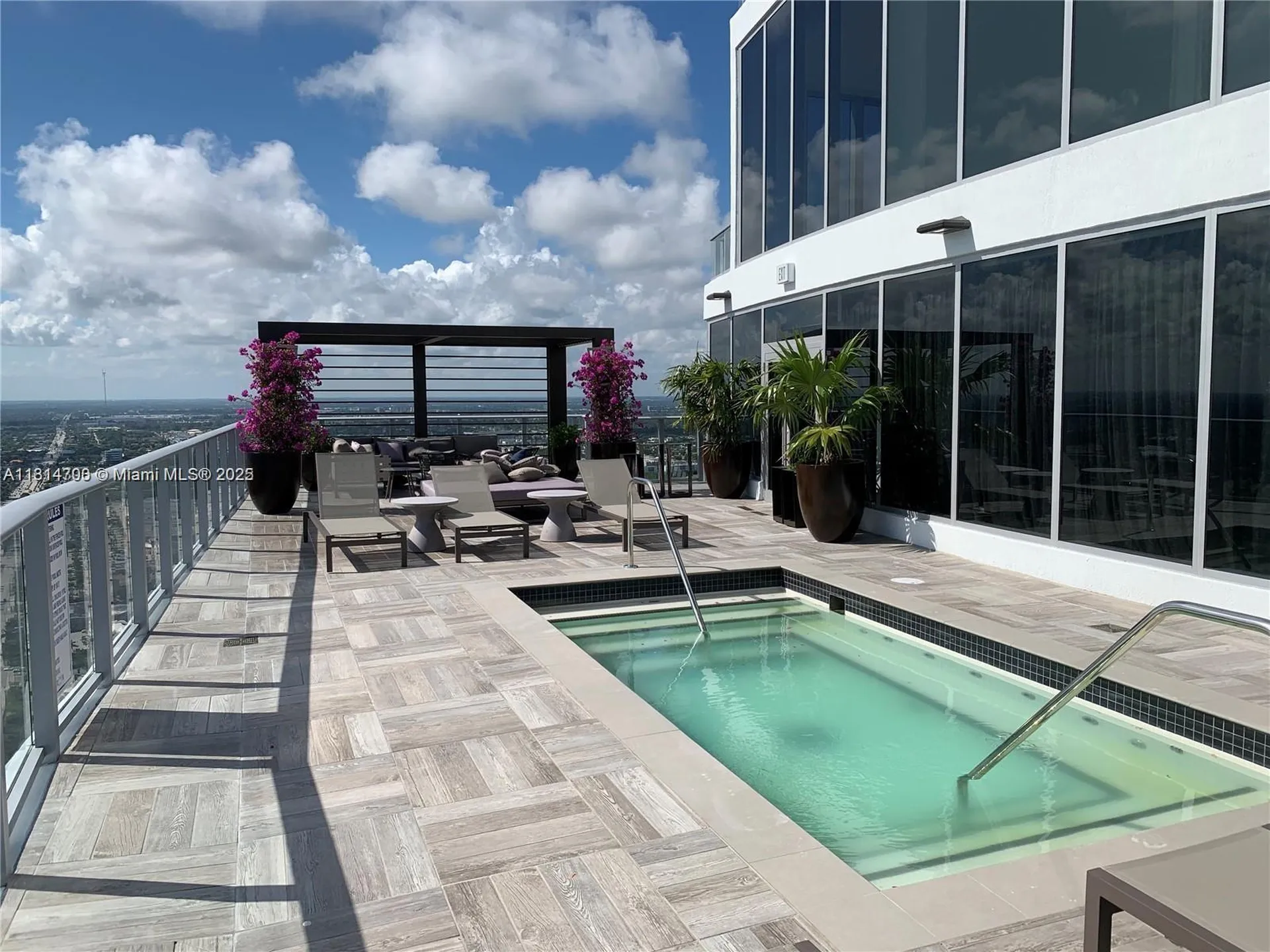 4010 S Ocean Drive Hollywood FL 33019
