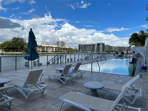 4010 S Ocean Drive Hollywood FL 33019