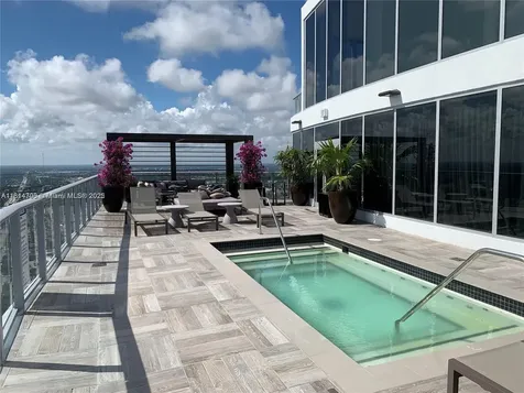 4010 S Ocean Drive Hollywood FL 33019