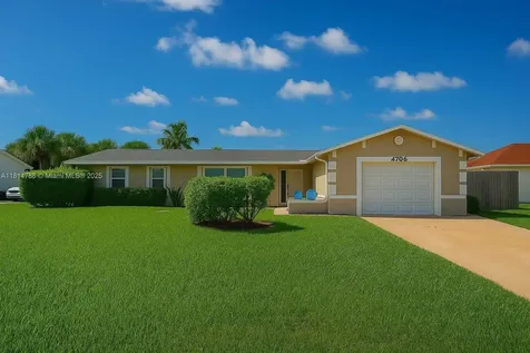 4706 25th Avenue SW Naples FL 34116