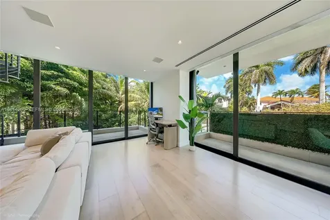 420 N Hibiscus Drive Miami Beach FL 33139