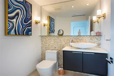 300 S Pointe Drive Miami Beach FL 33139