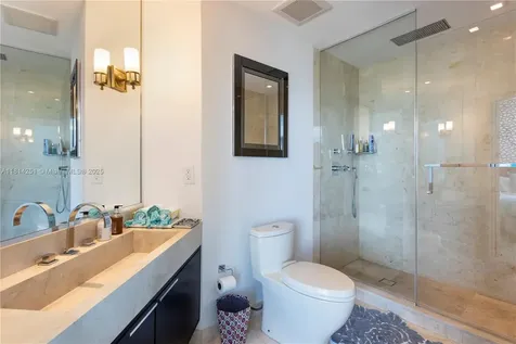 300 S Pointe Drive Miami Beach FL 33139