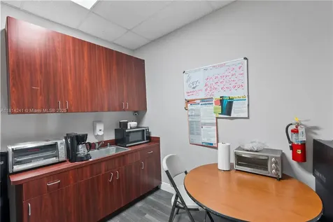 4301 S Flamingo Road Davie FL 33330