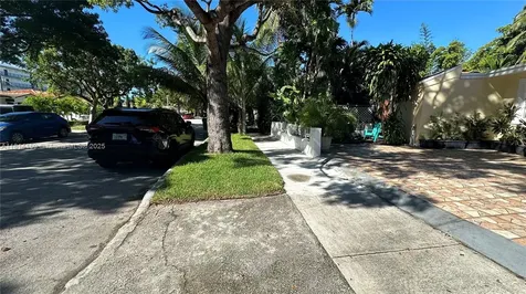 2221 SW 26th Lane Miami FL 33133
