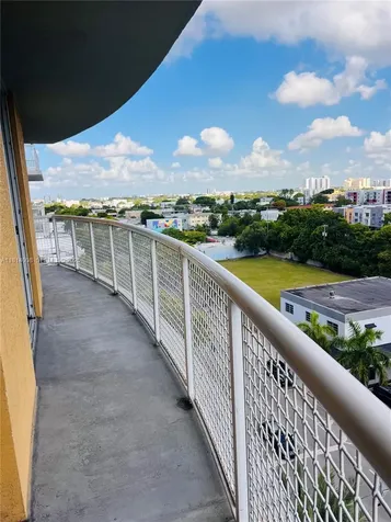 900 SW 8th Street Miami FL 33130