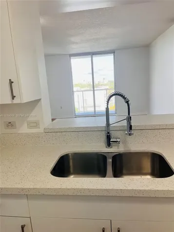 900 SW 8th Street Miami FL 33130