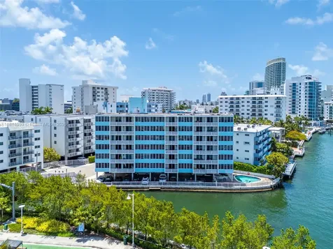 1670 Lincoln Court Miami Beach FL 33139