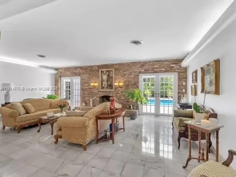 915 Country Club Prado Coral Gables FL 33134
