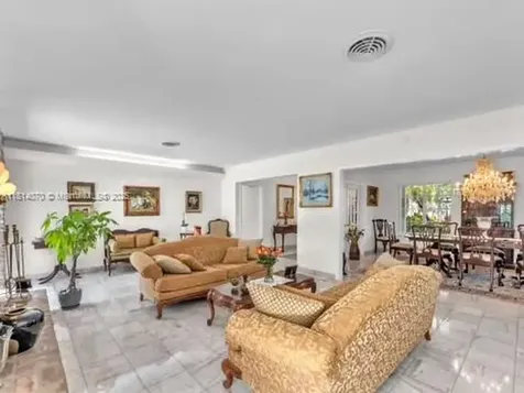 915 Country Club Prado Coral Gables FL 33134