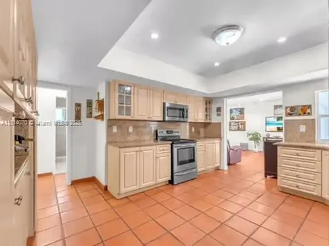 915 Country Club Prado Coral Gables FL 33134