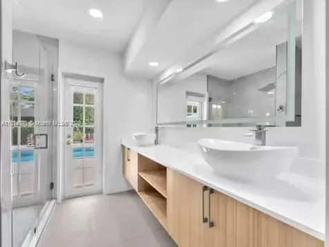 915 Country Club Prado Coral Gables FL 33134