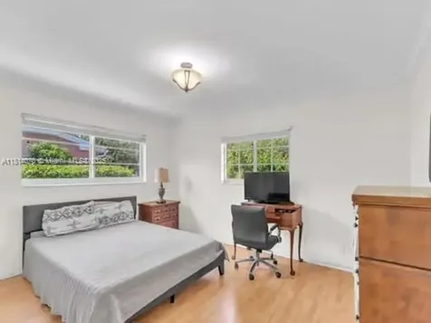 915 Country Club Prado Coral Gables FL 33134