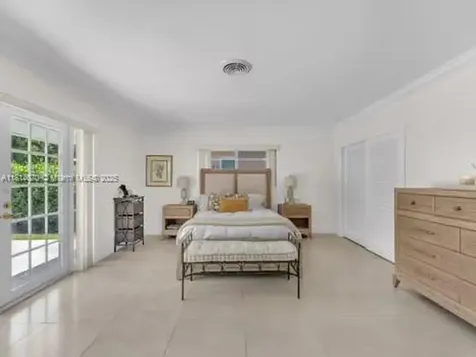 915 Country Club Prado Coral Gables FL 33134