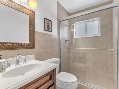 915 Country Club Prado Coral Gables FL 33134