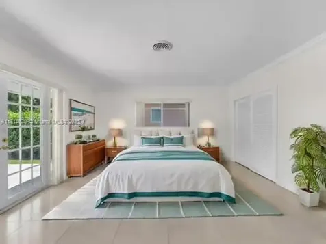 915 Country Club Prado Coral Gables FL 33134