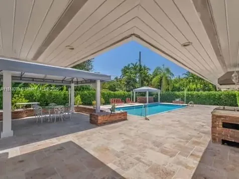 915 Country Club Prado Coral Gables FL 33134