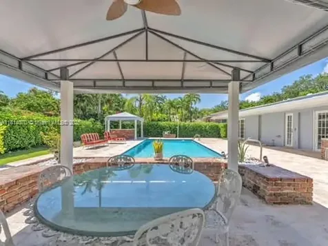 915 Country Club Prado Coral Gables FL 33134