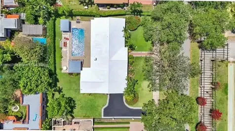 915 Country Club Prado Coral Gables FL 33134