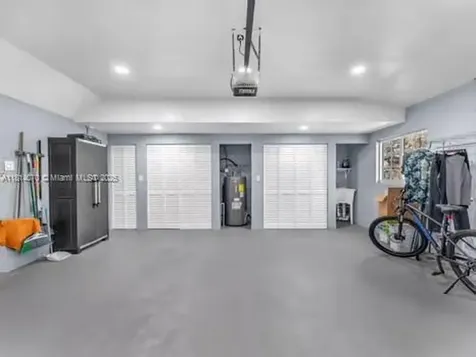 915 Country Club Prado Coral Gables FL 33134
