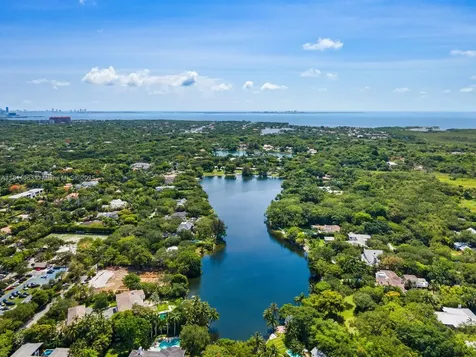 5355 Hammock Drive Coral Gables FL 33156