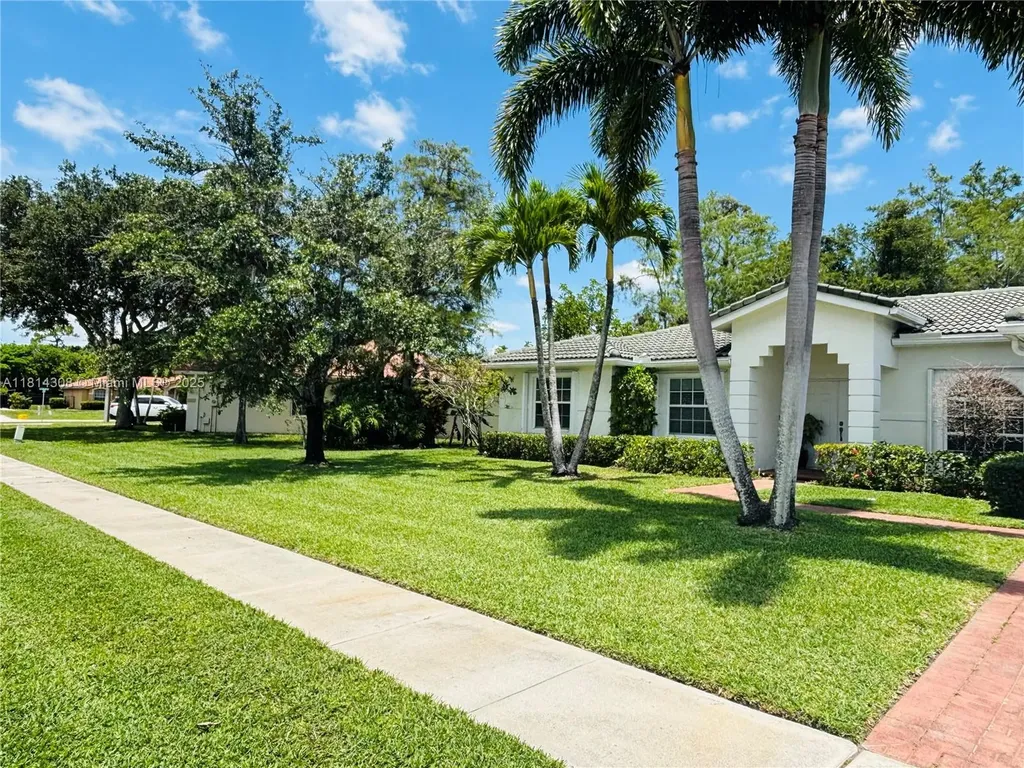 126 Chestnut Circle Royal Palm Beach FL 33411