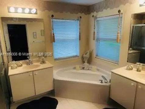 126 Chestnut Circle Royal Palm Beach FL 33411