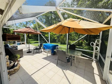 126 Chestnut Circle Royal Palm Beach FL 33411