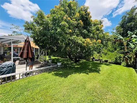 126 Chestnut Circle Royal Palm Beach FL 33411