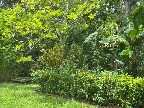 126 Chestnut Circle Royal Palm Beach FL 33411