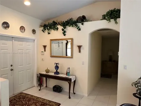 126 Chestnut Circle Royal Palm Beach FL 33411