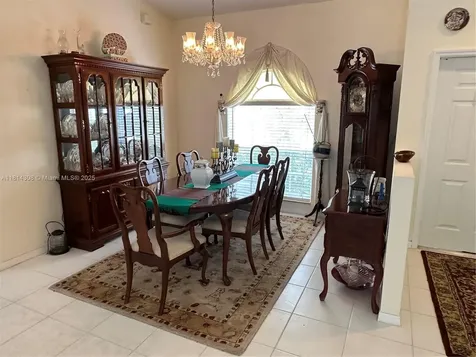 126 Chestnut Circle Royal Palm Beach FL 33411