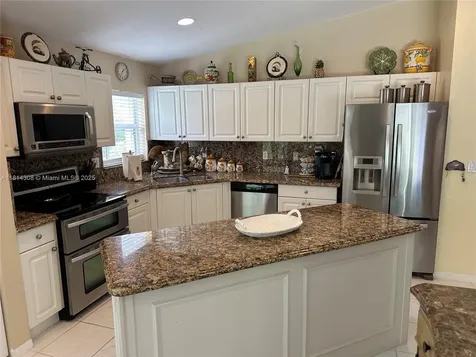 126 Chestnut Circle Royal Palm Beach FL 33411