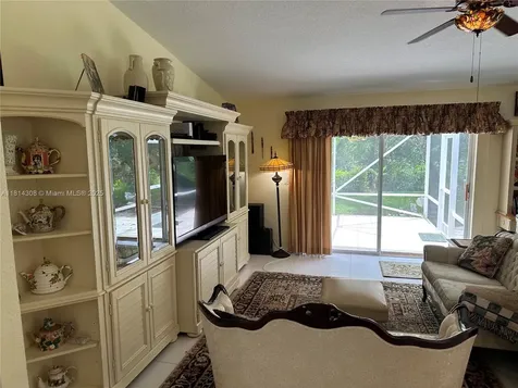 126 Chestnut Circle Royal Palm Beach FL 33411