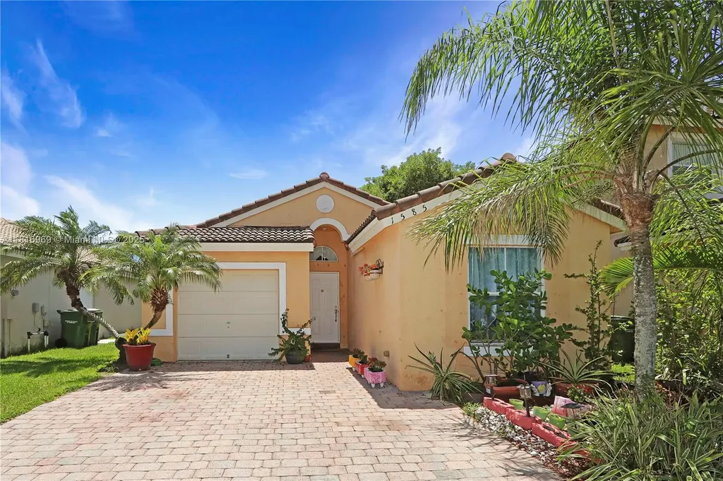 1585 SE 20th Road Homestead FL 33035
