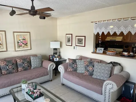 6172 SW 4th Place Margate FL 33068