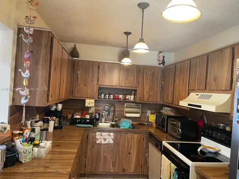 6172 SW 4th Place Margate FL 33068