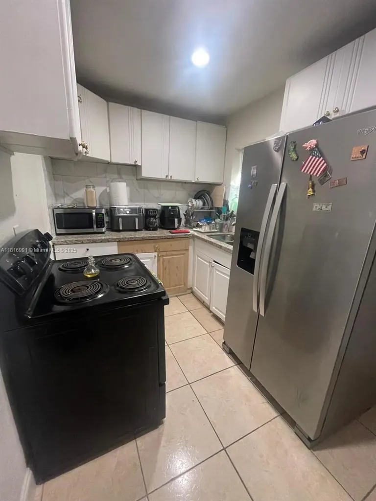 451 E Dayton Circle Fort Lauderdale FL 33312