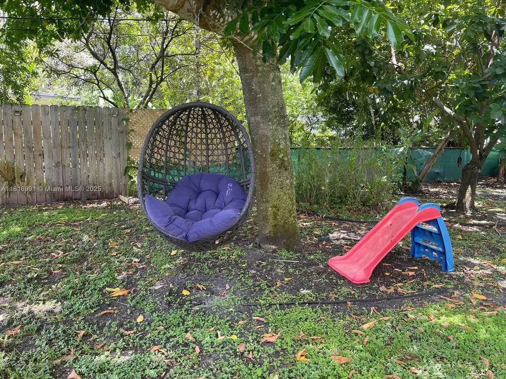 451 E Dayton Circle Fort Lauderdale FL 33312