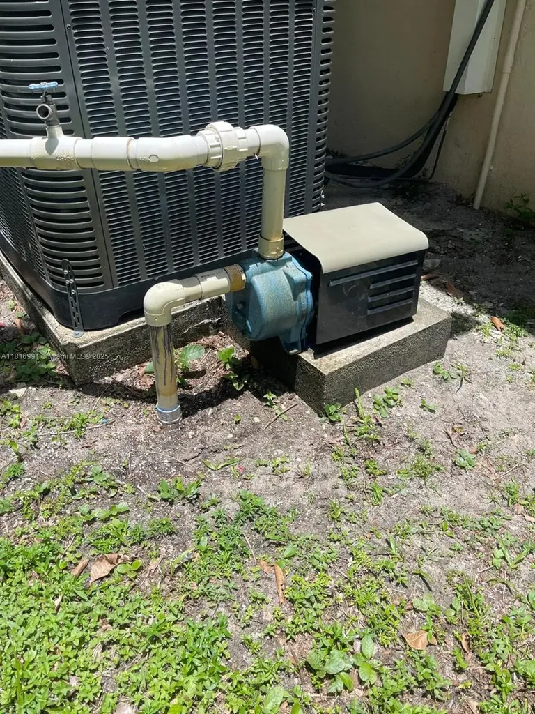 451 E Dayton Circle Fort Lauderdale FL 33312