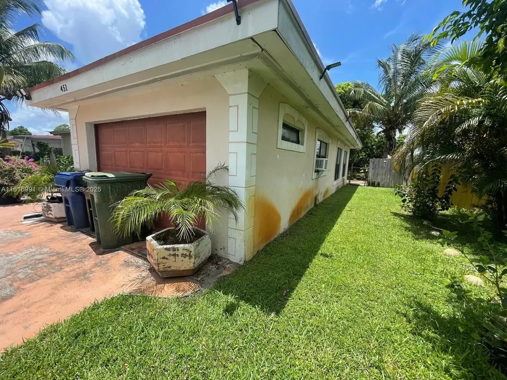 451 E Dayton Circle Fort Lauderdale FL 33312