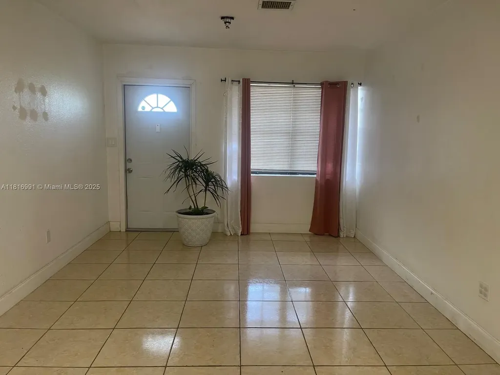 451 E Dayton Circle Fort Lauderdale FL 33312